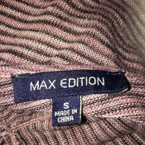 V-neck Asymmetrical Top - Picture 5 of 6